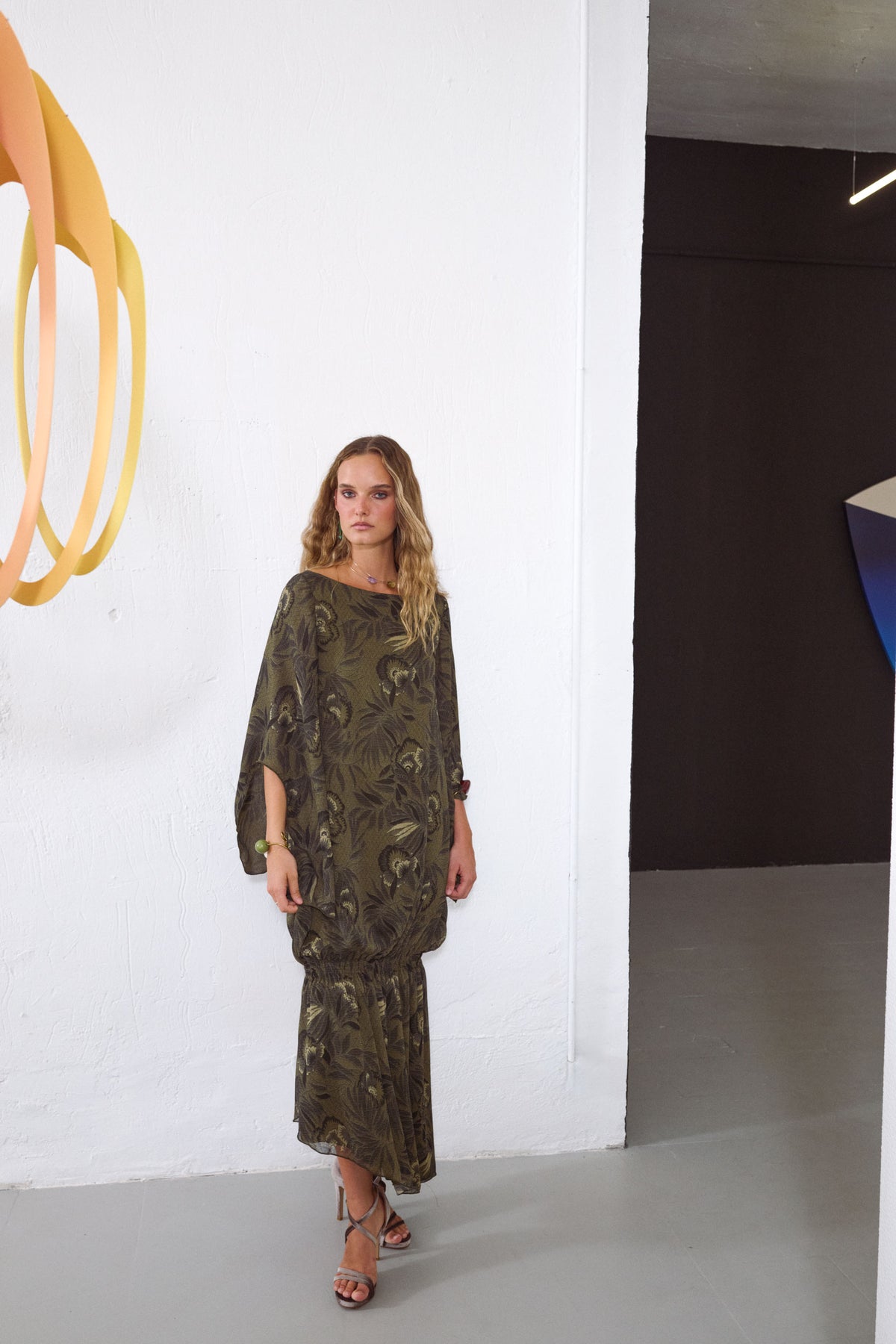 VESTIDO VÉRTICE HOJAS