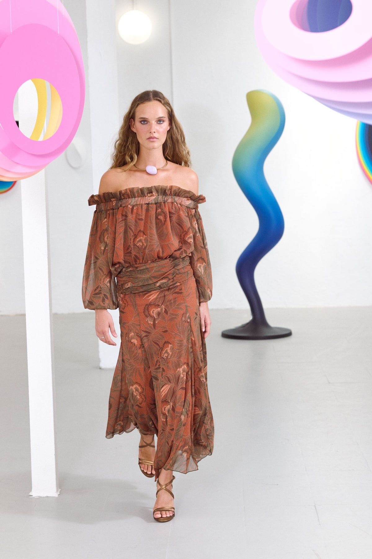 TOTAL LOOK DINTEL TERRACOTA