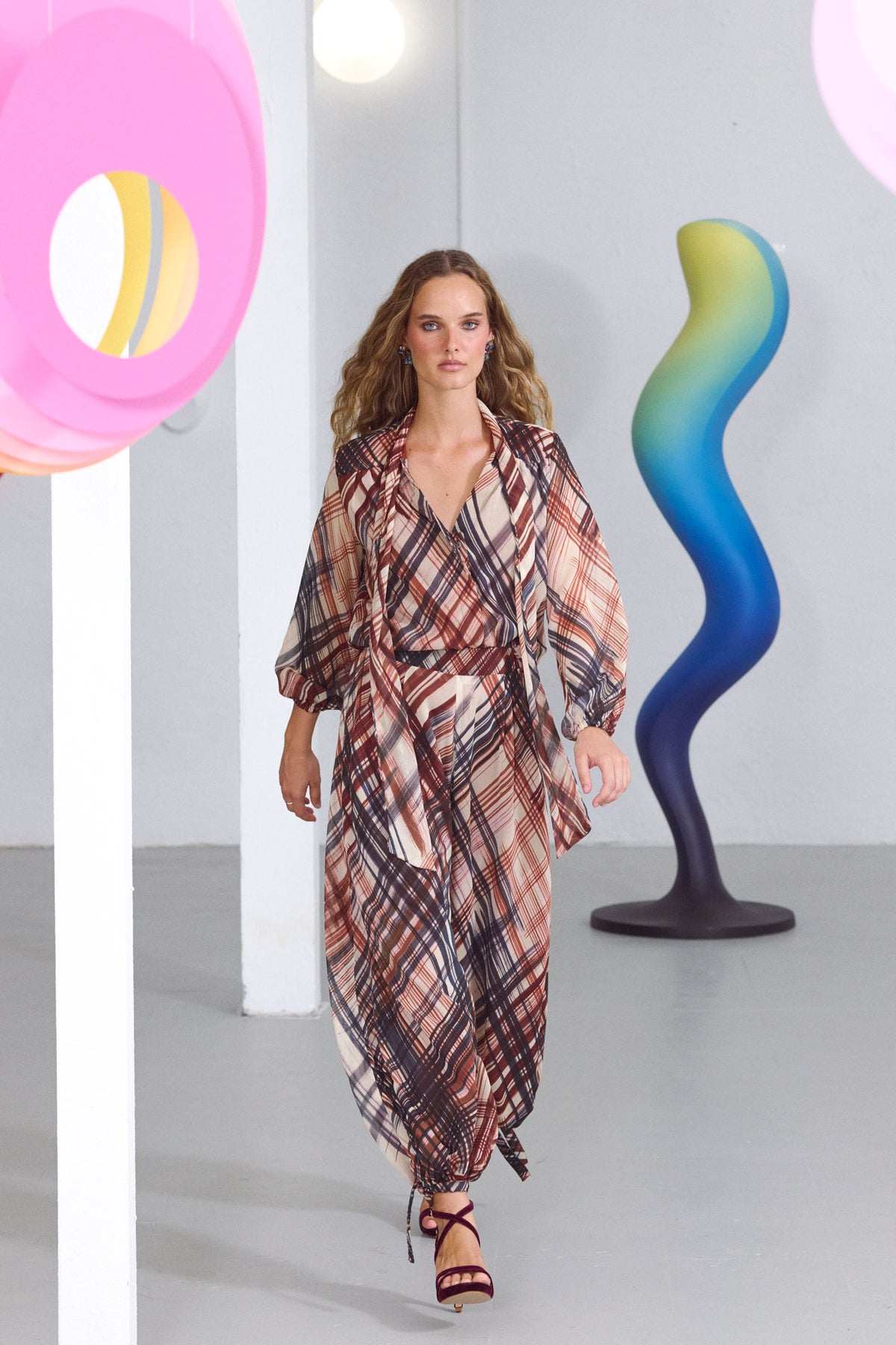 TOTAL LOOK COMPÁS GEOMÉTRICO