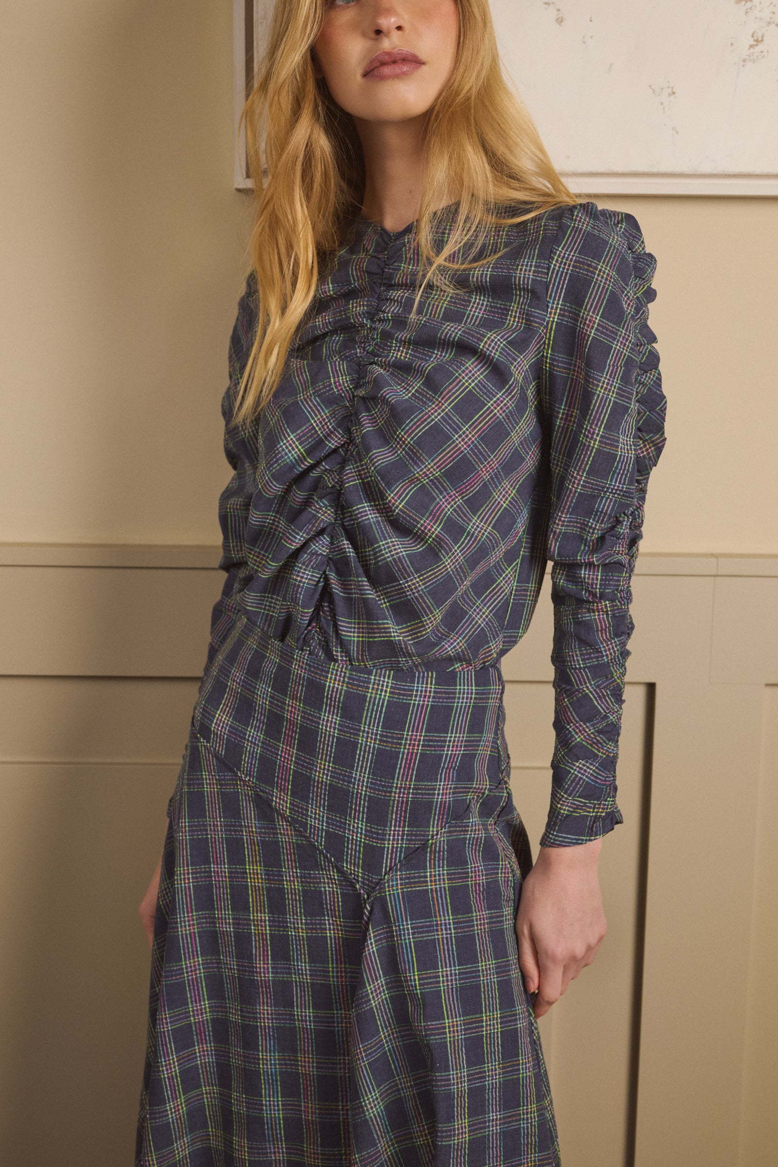 BLUSA FRUNCES CUADROS AZUL