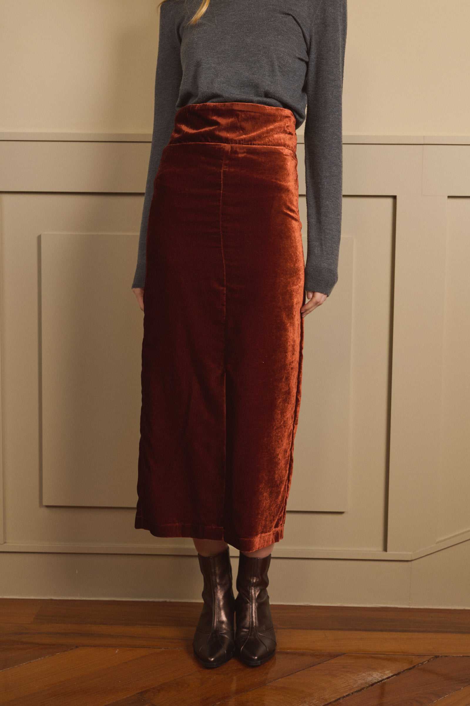 FALDA TERCIOPELO CALDERO