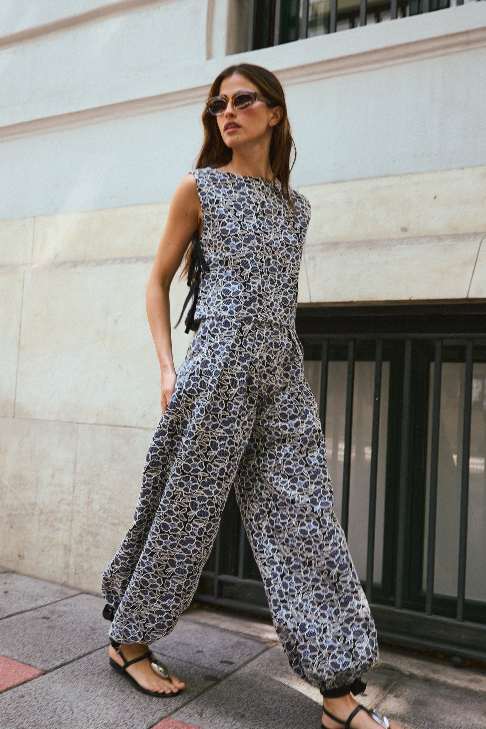PANTALÓN BOMBACHO BORDADO AZUL
