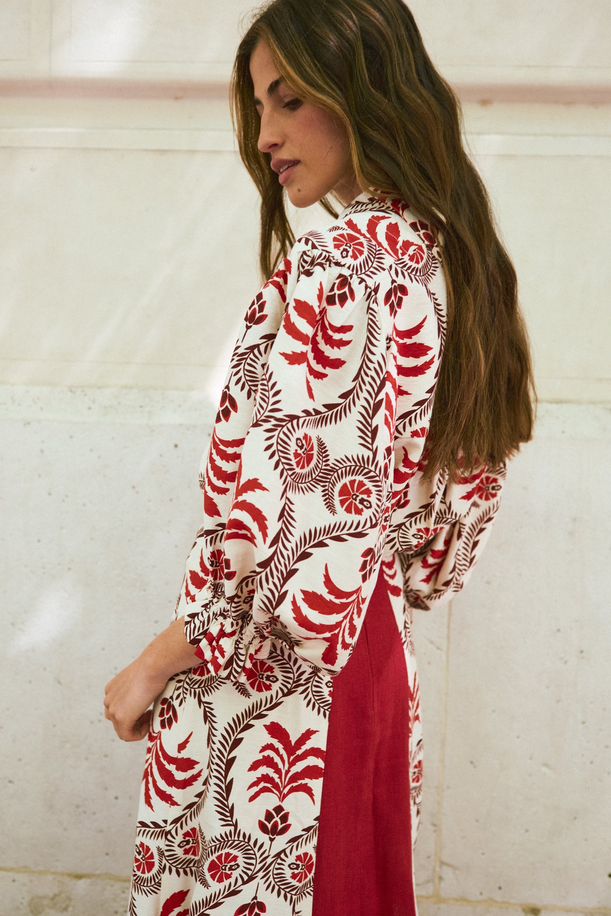 BLUSA ABULLONADA TROPICAL