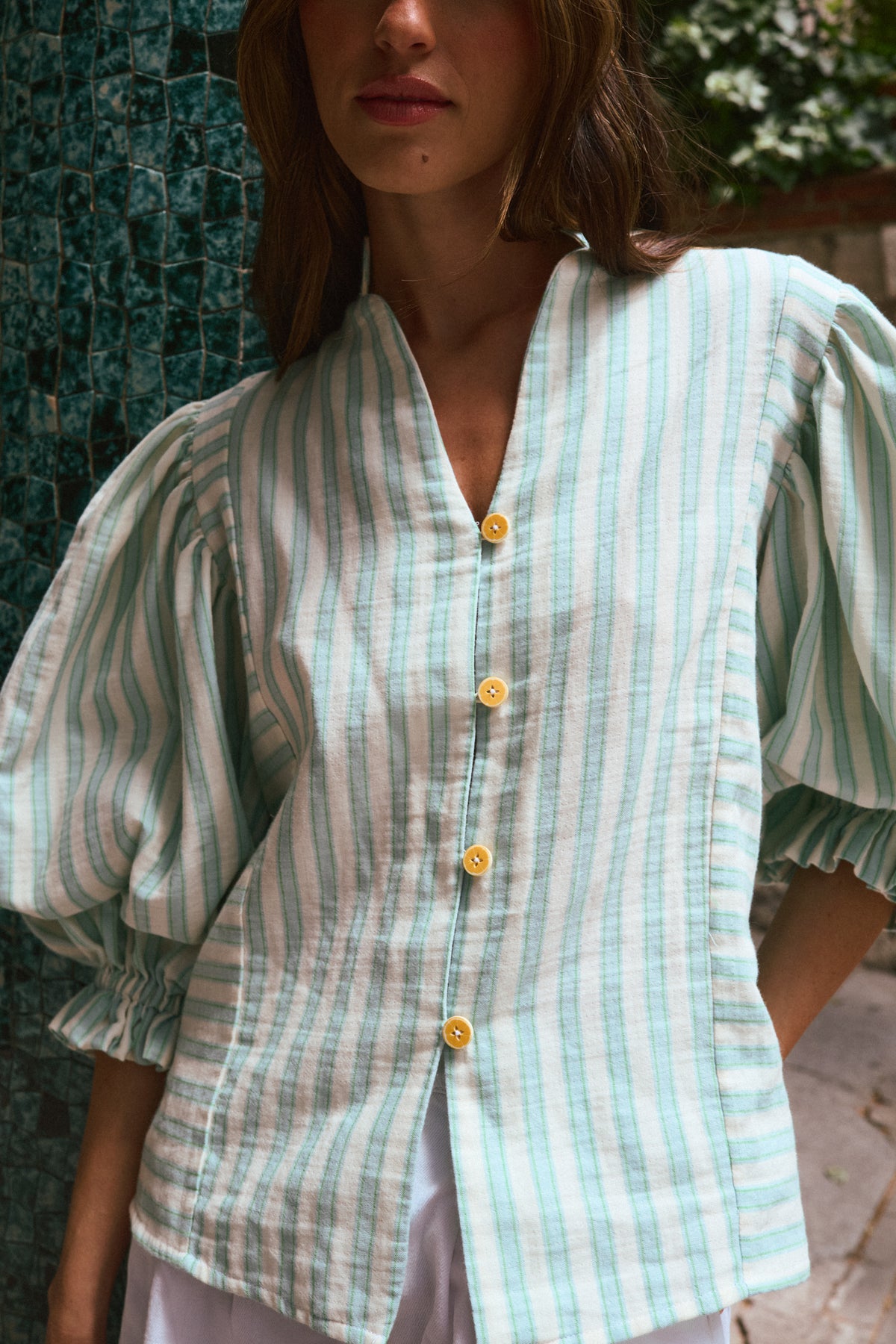 BLUSA ABULLONADA RAYAS