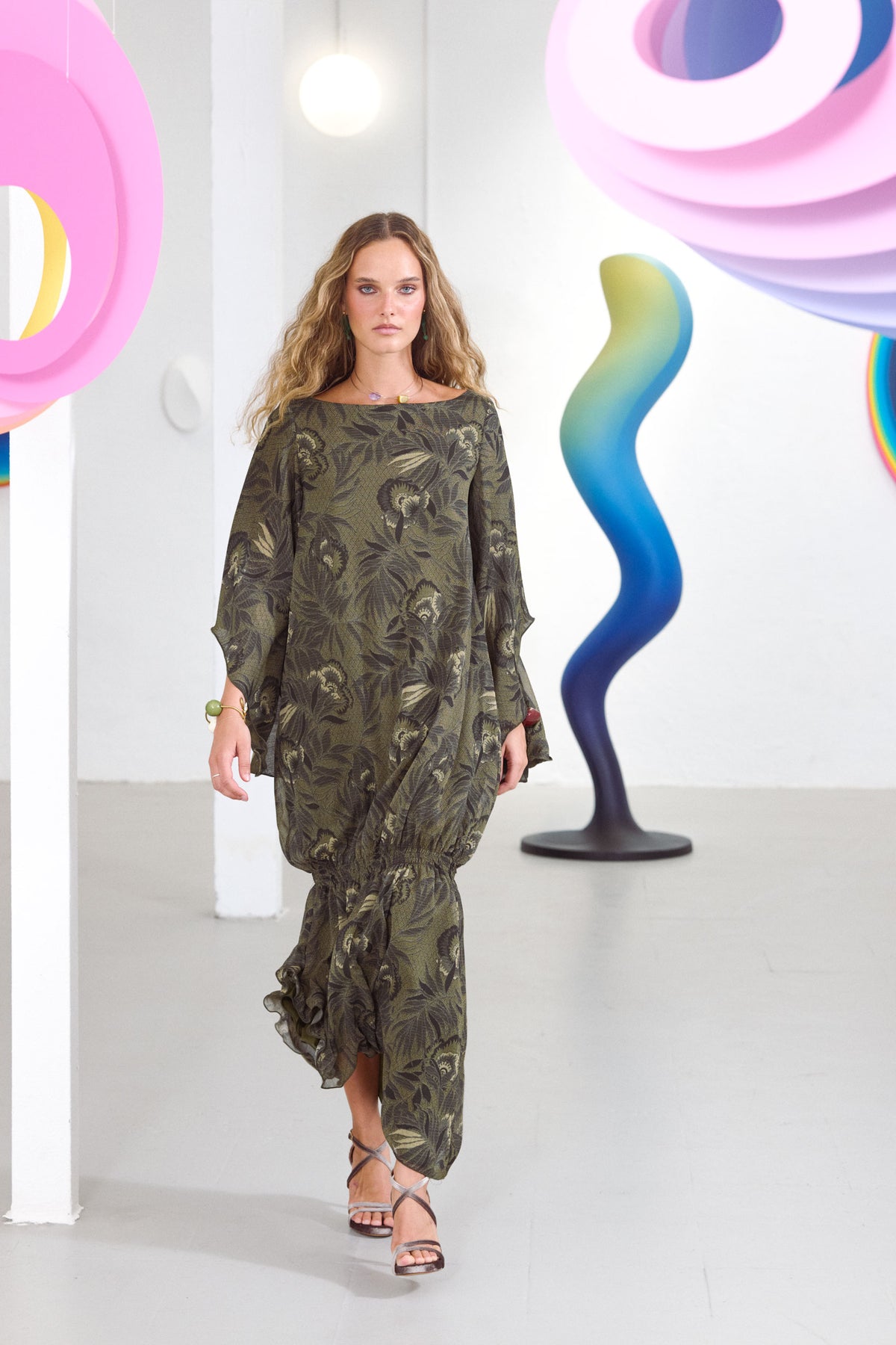 VESTIDO VÉRTICE HOJAS
