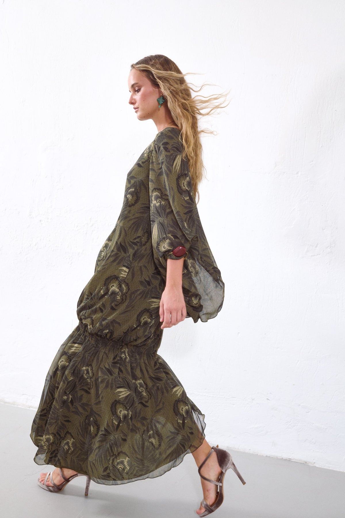 VESTIDO VÉRTICE HOJAS
