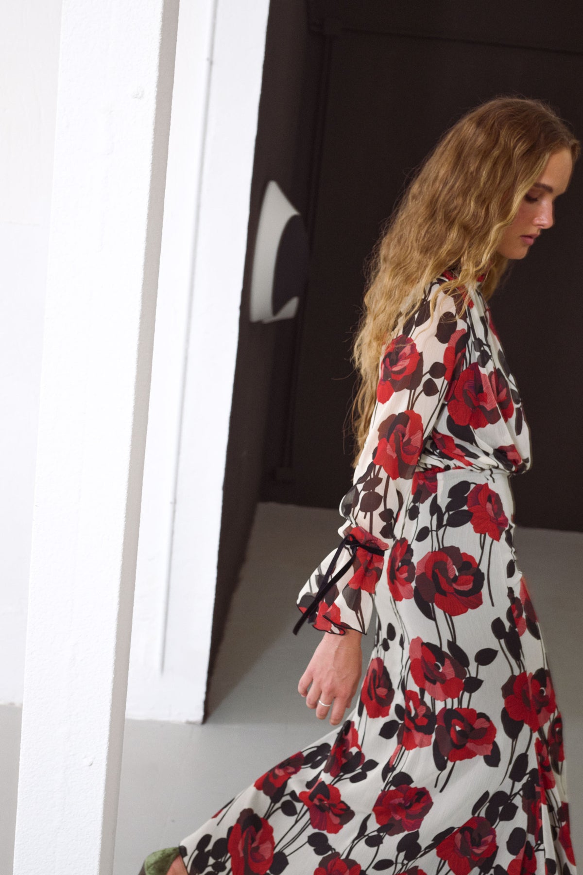 VESTIDO ATRIO FLORES ROJAS