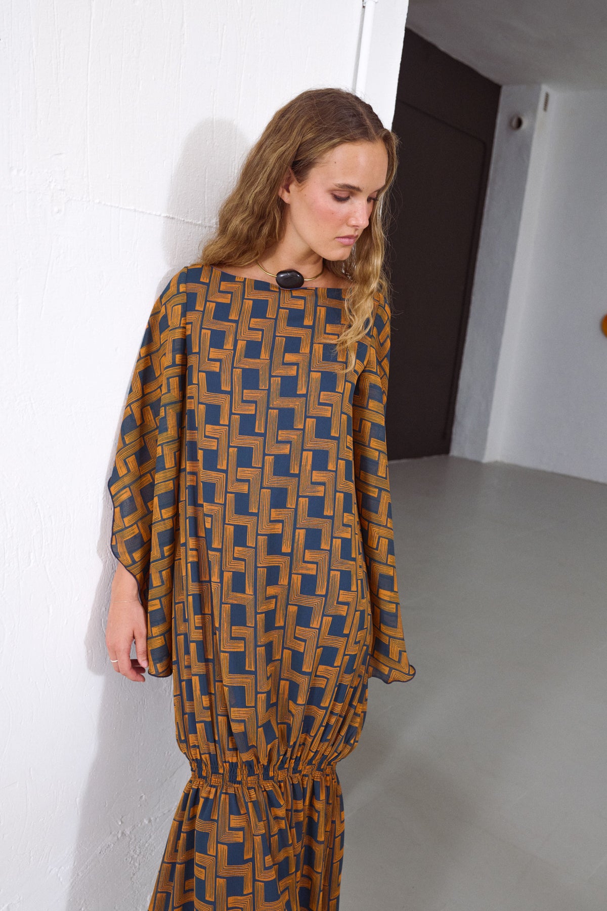 VESTIDO VÉRTICE GEOMÉTRICO
